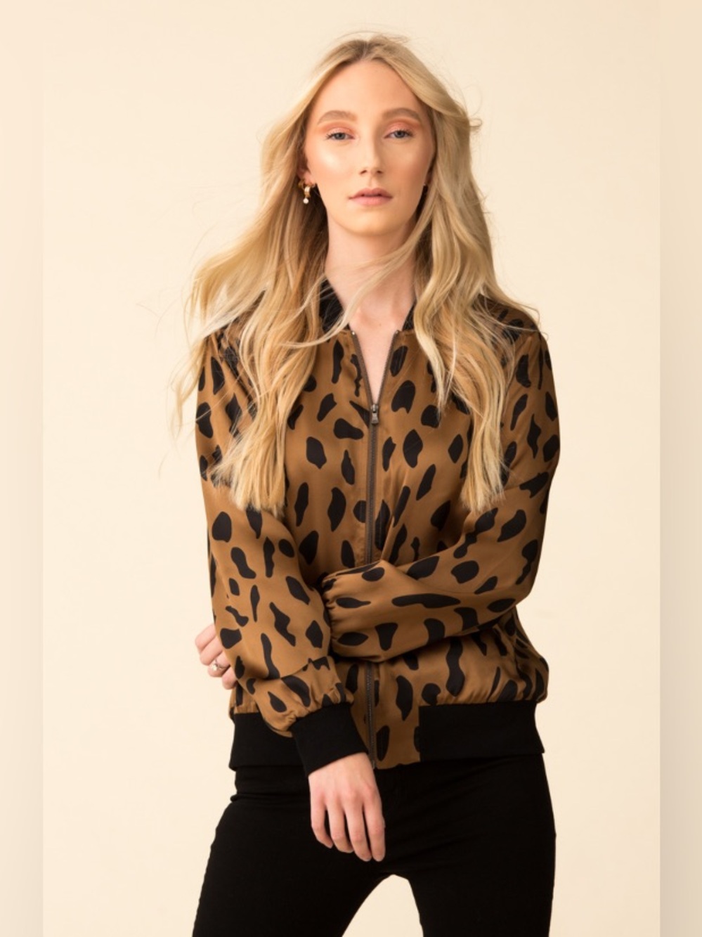 AUTH WOMEN’S L’AGENCE OLLIE CAMEL BLACK ANIMAL PRINT SILK BOMBER JACKET - SZ XS